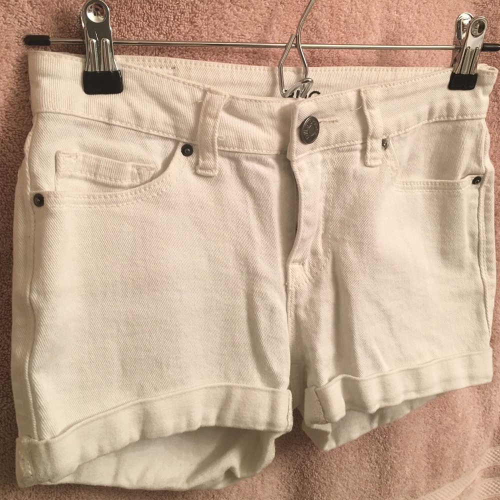 🌻4/$25🌻 UO BDG Mid Rise White Shorts ☀️ - Picture 4 of 8